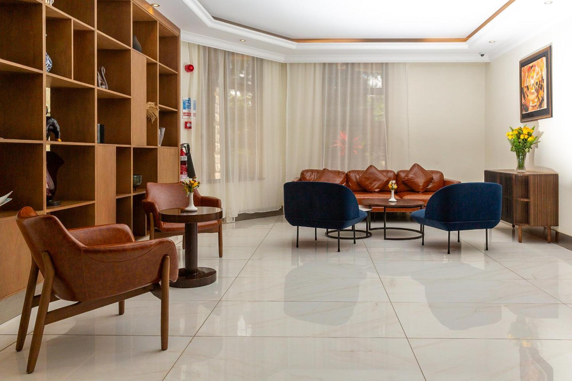 Alba Hotel Meru Exterior photo