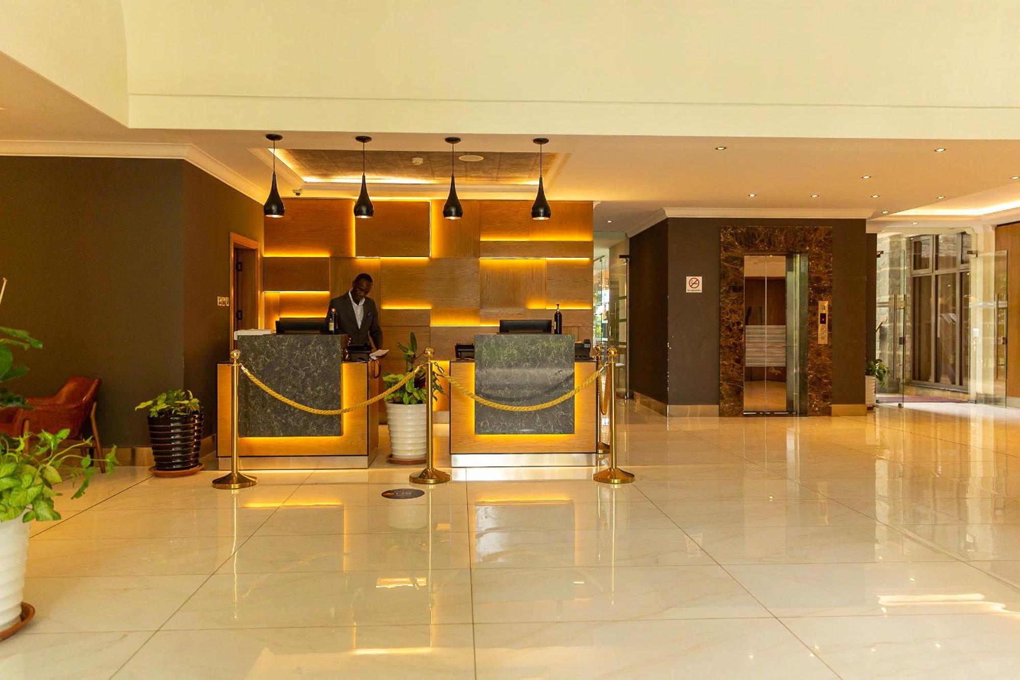 Alba Hotel Meru Exterior photo