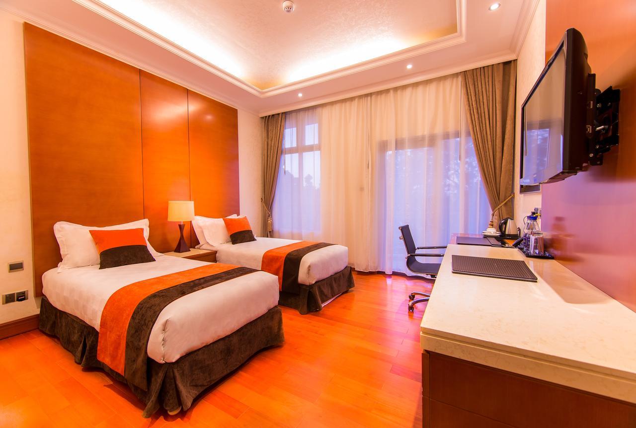 Alba Hotel Meru Exterior photo