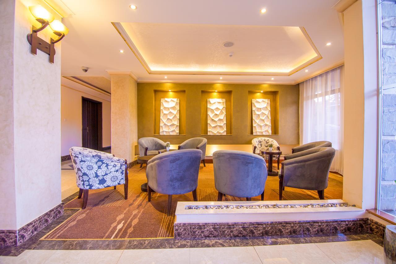 Alba Hotel Meru Exterior photo