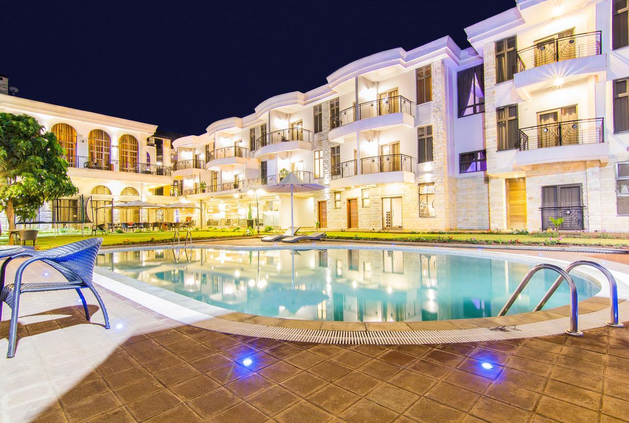 Alba Hotel Meru Exterior photo